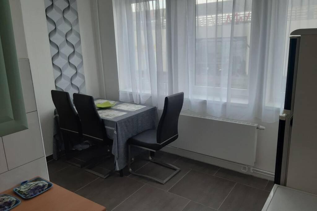 Prague Apartment In Most Near Golf Club, Aqua-Hipo-Autodrom In موست المظهر الخارجي الصورة